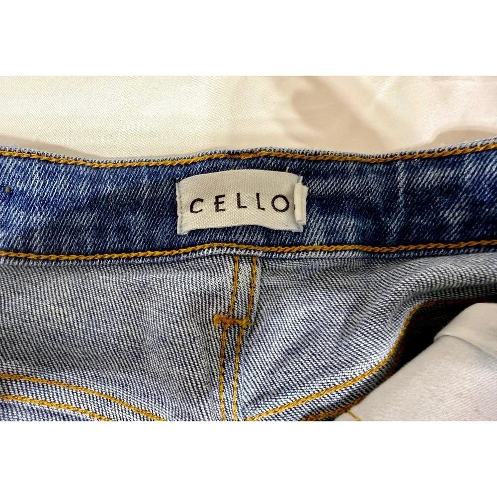 CELLO Women's Size S Distressed Denim Cutoff Shorts‎ Size Small